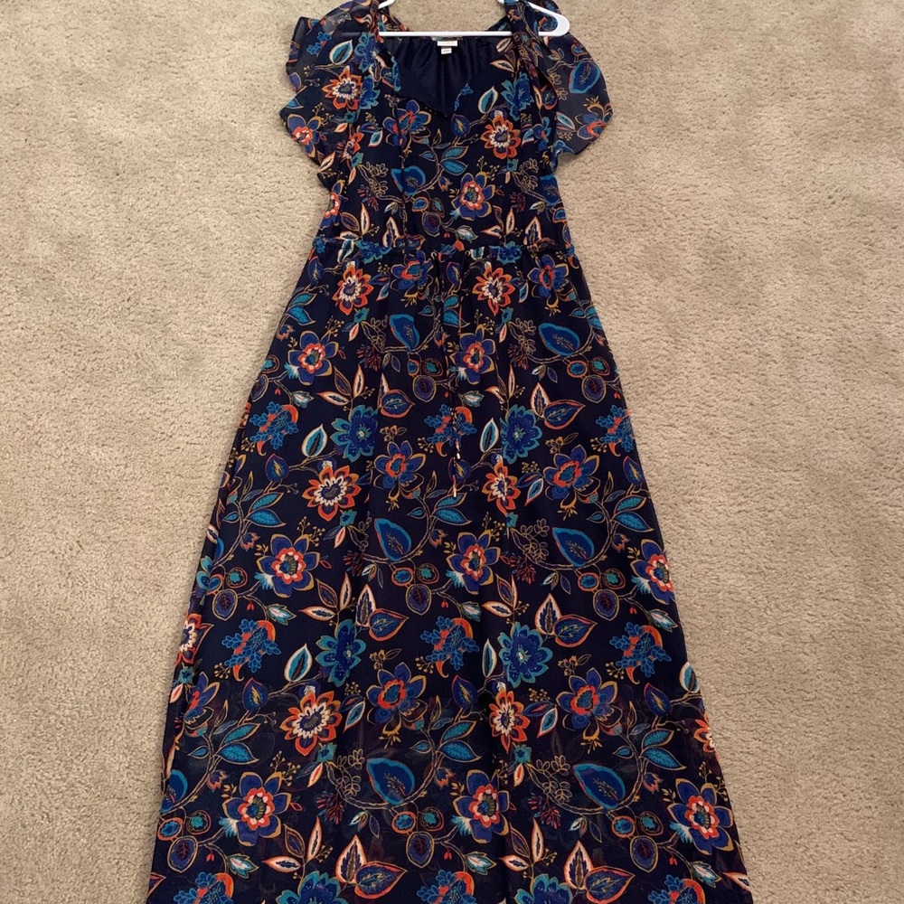 Sleeveless floral maxi dress